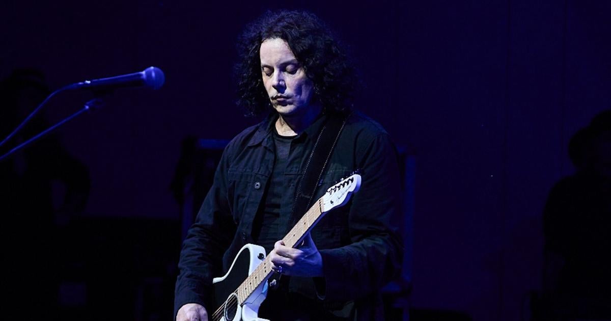 Review: Jack White wows at sold-out Everwise Amphitheater