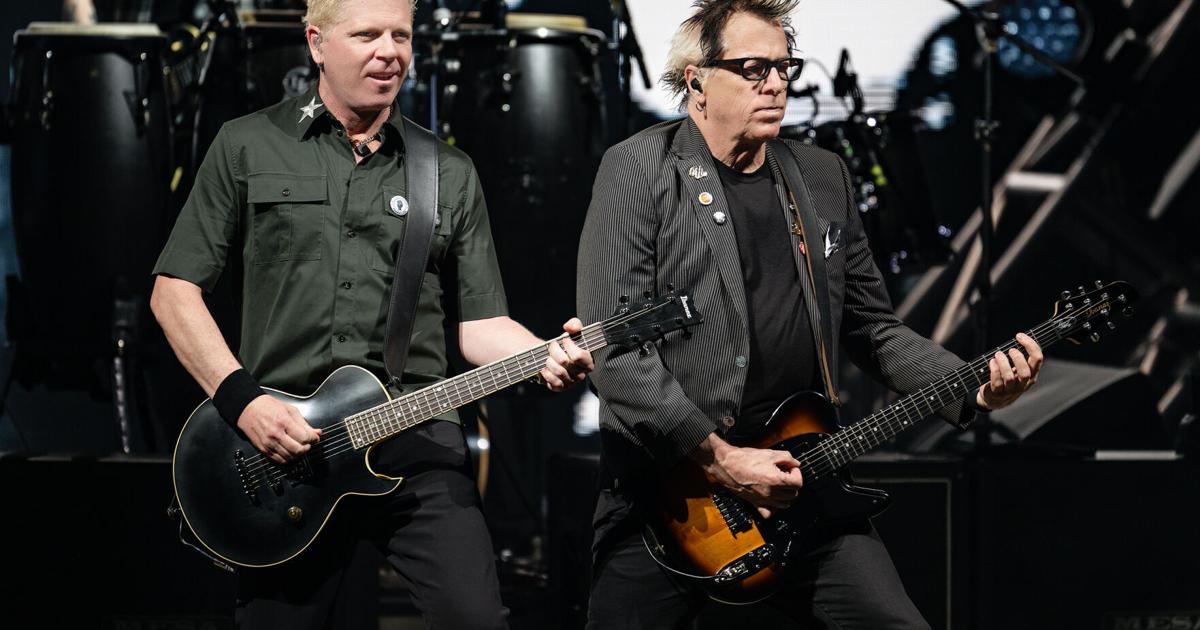 The Offspring Let the Bad Times Roll Tour at Ruoff Music Center | Music ...