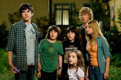 Movie synopsis: "Aliens in the Attic"