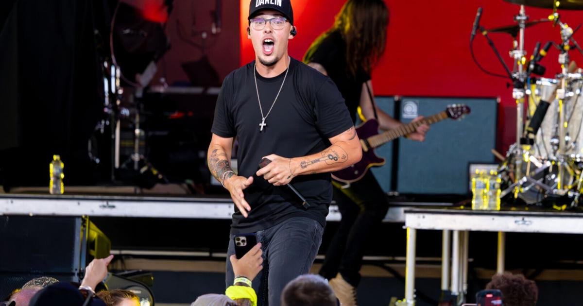 Keith Urban High and Alive at Ruoff Music Center | Entertainment | nuvo.net