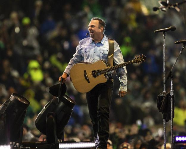 Slideshow: Garth Brooks at Notre Dame | Multimedia | nuvo.net