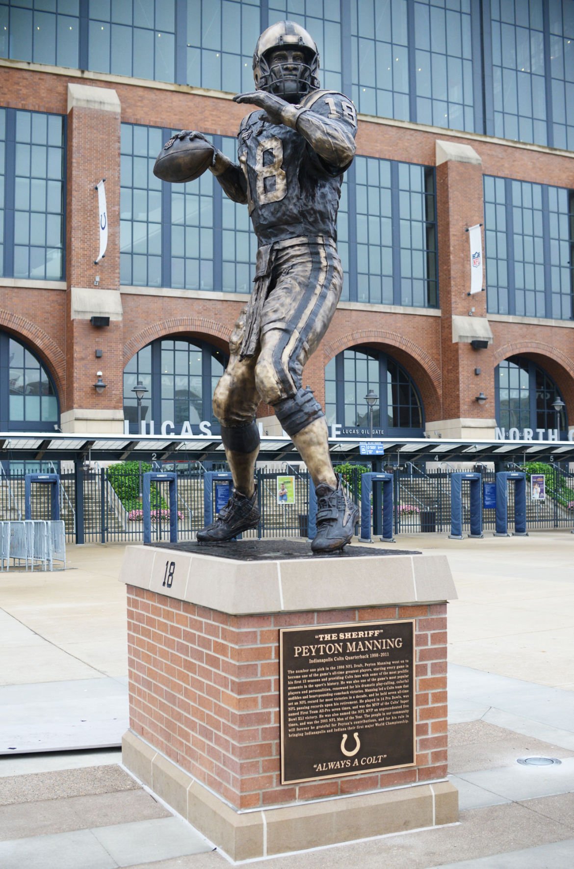 Bronze statue of Peyton Manning