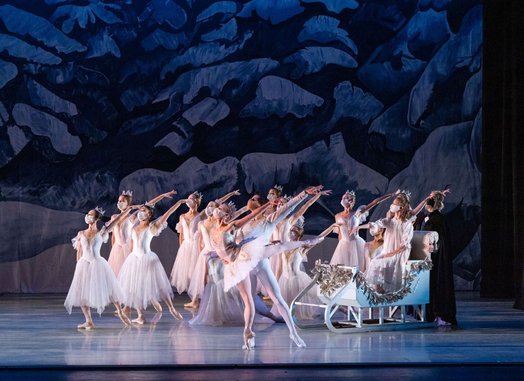 A Whirl of Sweets: Indianapolis Ballet dancers unwrap a dream in virtual livestream - Vimarsana News