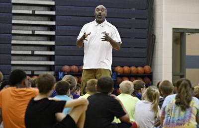 Former Georgetown Standout Tillmon Visits Millbrook Basketball