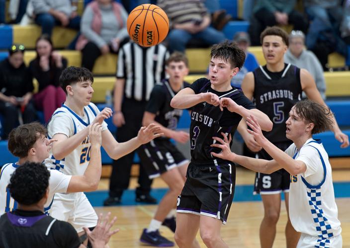 Rams win first district regular season title since 2000, crush Falcons ...