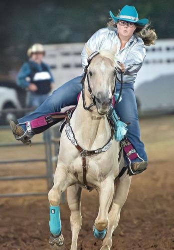'Like no other feeling': Bull riders, barrel racers are in it for the ...