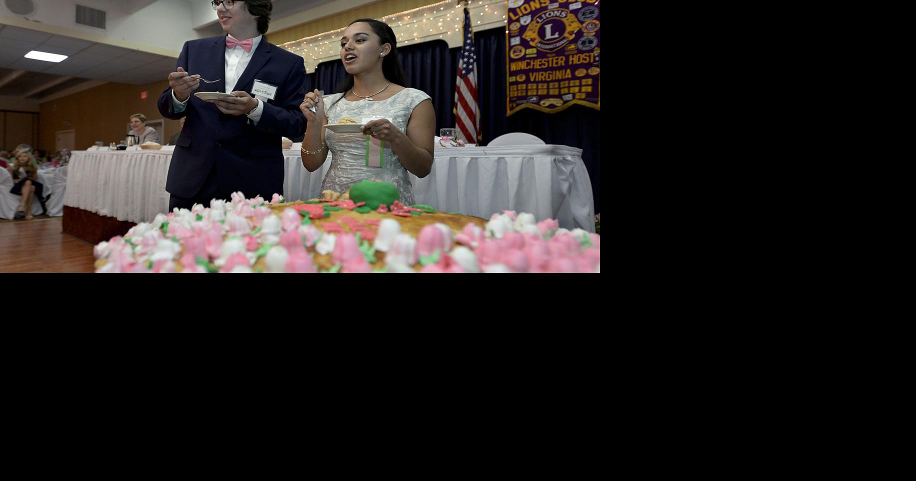 The Queen S Dinner Entertainment Nvdaily Com