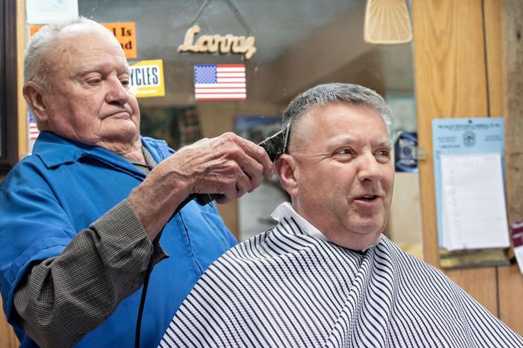 Longtime barber putting away his clippers | Nvdaily 