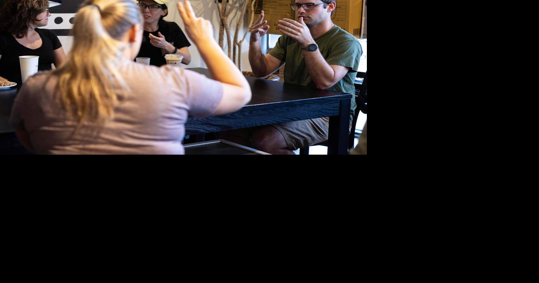 This cafe takes orders in sign language | | nvdaily.com