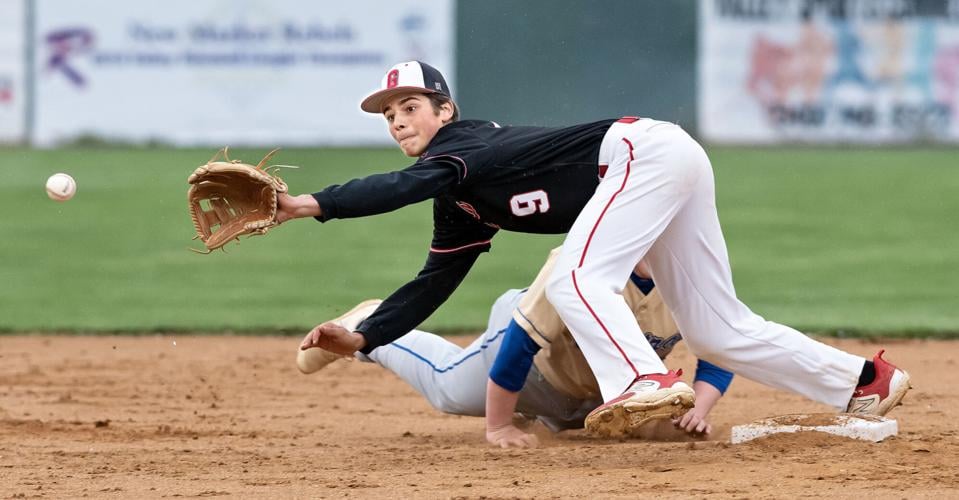 Catcher Throws To Second with Runner Trying Steal Editorial Stock