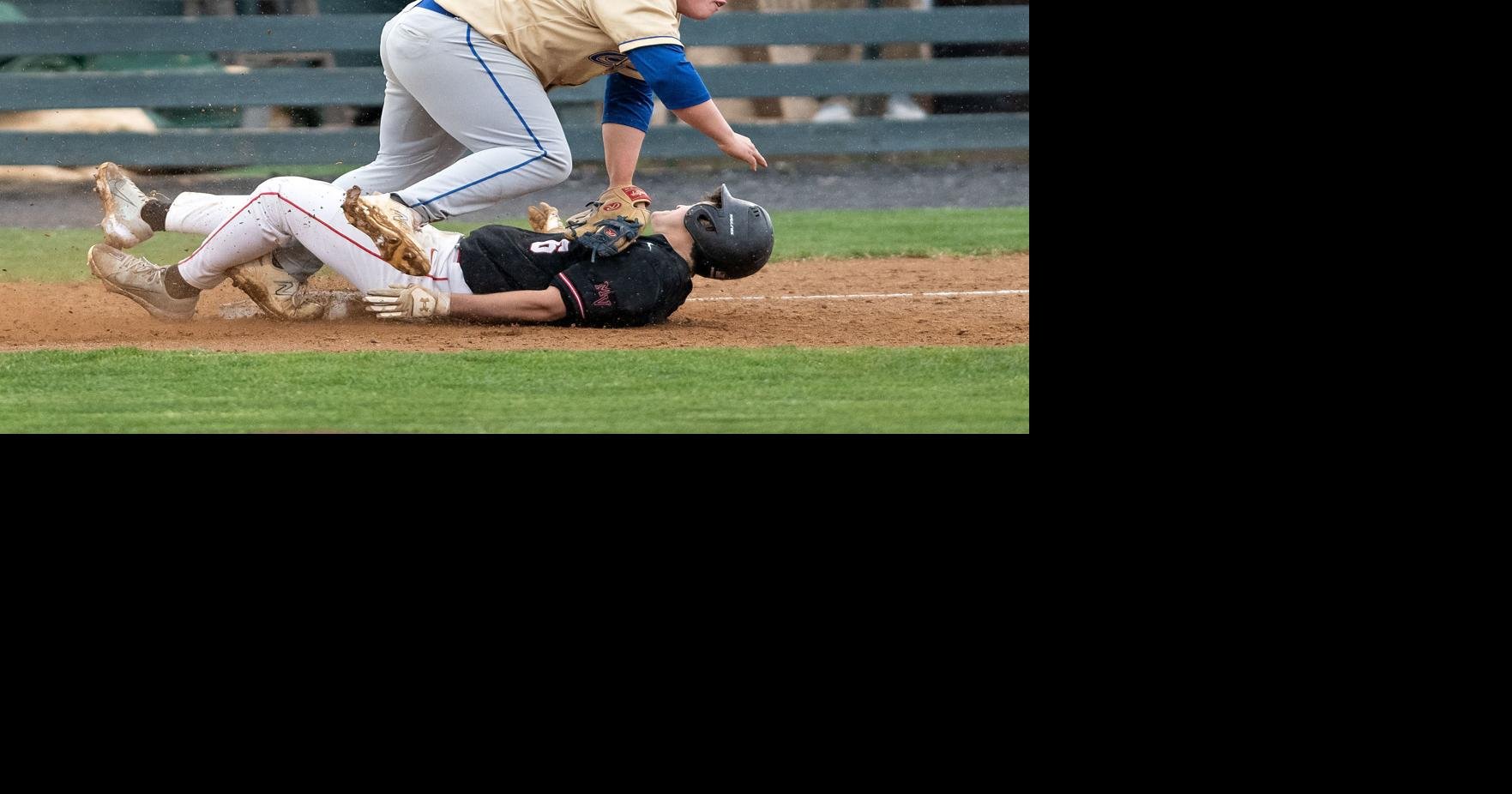 Catcher Throws To Second with Runner Trying Steal Editorial Stock