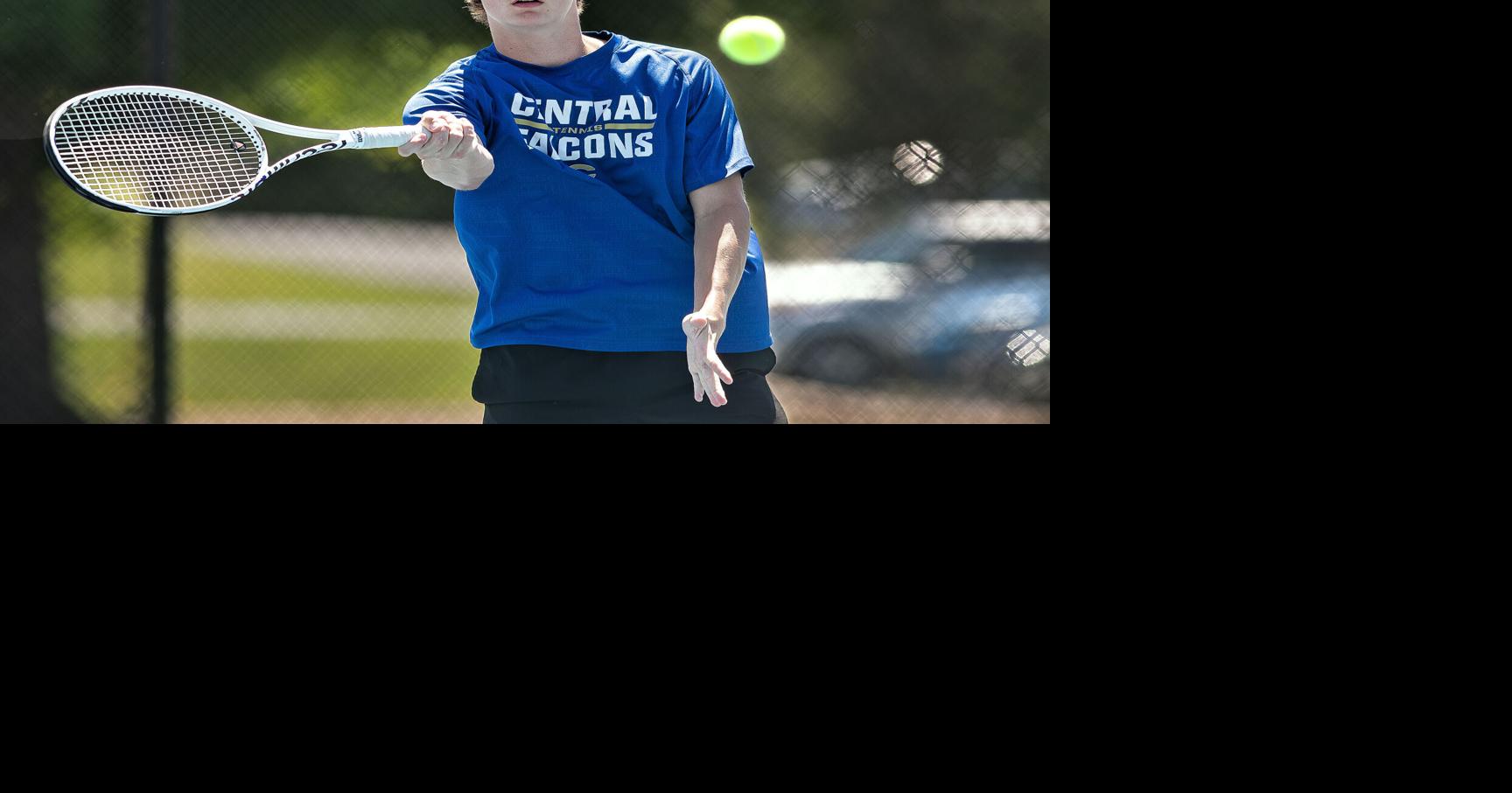 Central boys top Gladiators for state berth; McCabe wins regional singles title