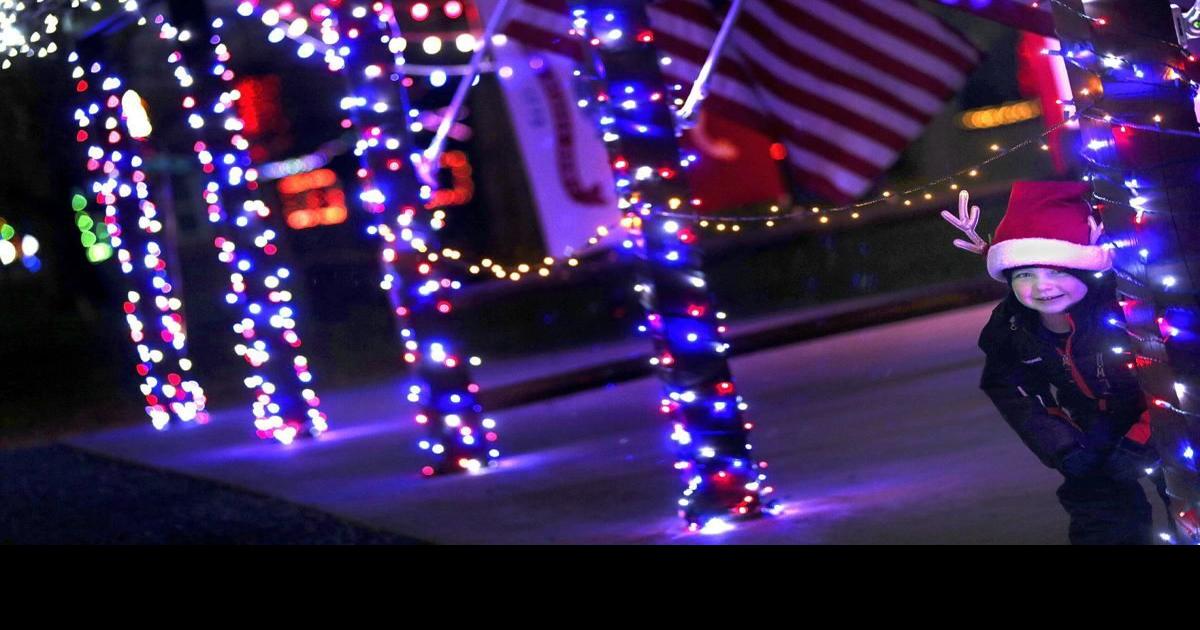 Walking in a Winter Wonderland light show opens tonight at Clearbrook