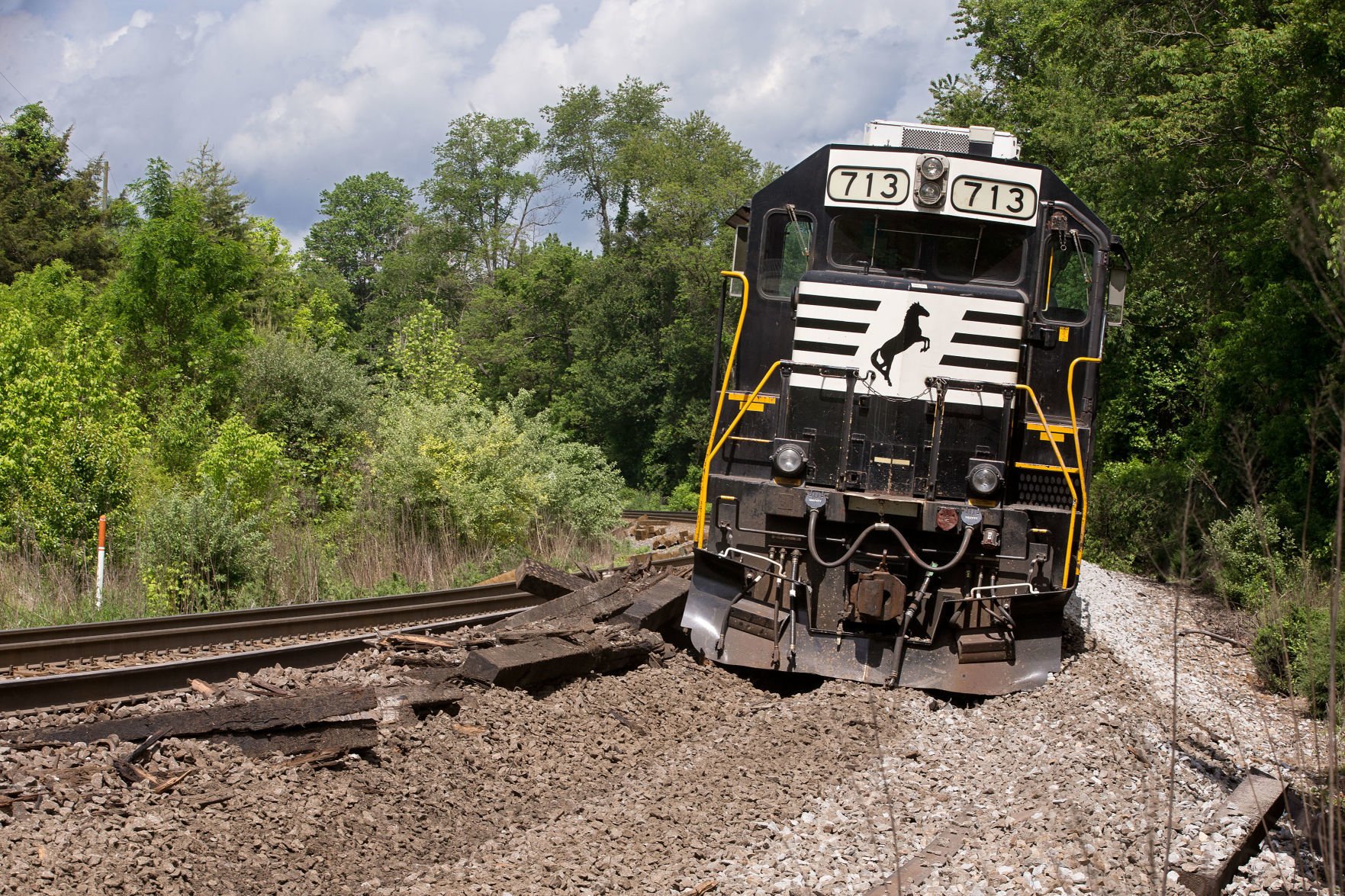 Sheriff's Office: No One Injured In Train Derailment | Nvdaily ...