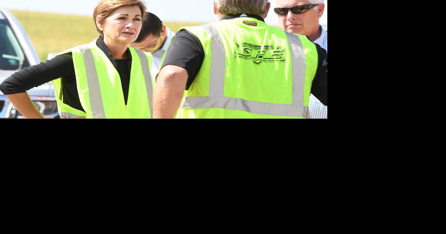 Gov. Reynolds tours Ocheyedan feed mill News