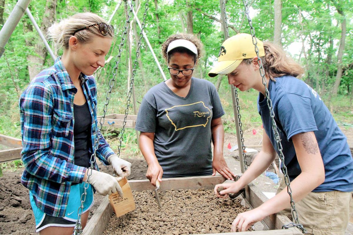 Digging into the Past Iowa Lakeside Lab hosts archaeology class