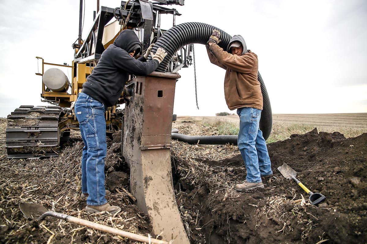 Solsma Excavating Tiling Utilizes Gps Laser Sighting News Nwestiowa Com