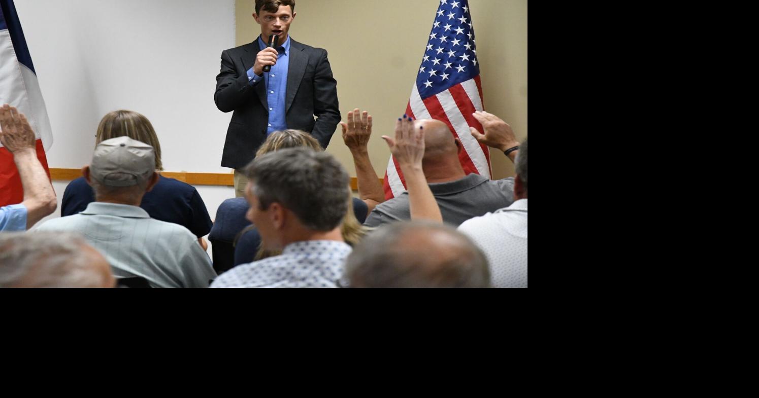 Sand campaigns for governor at Sioux Center stop