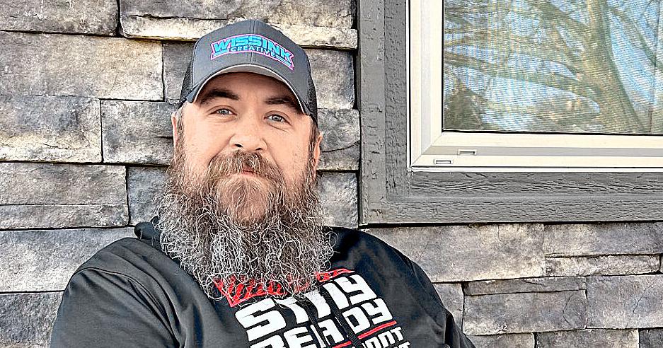 Graphic designer to open RR shop - Vimarsana News