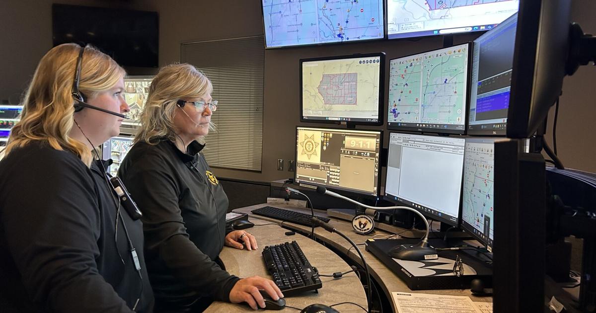 Swr Dispatcher Dispatchers answer over 6,500 9-1-1 calls annually | Sentinel ...