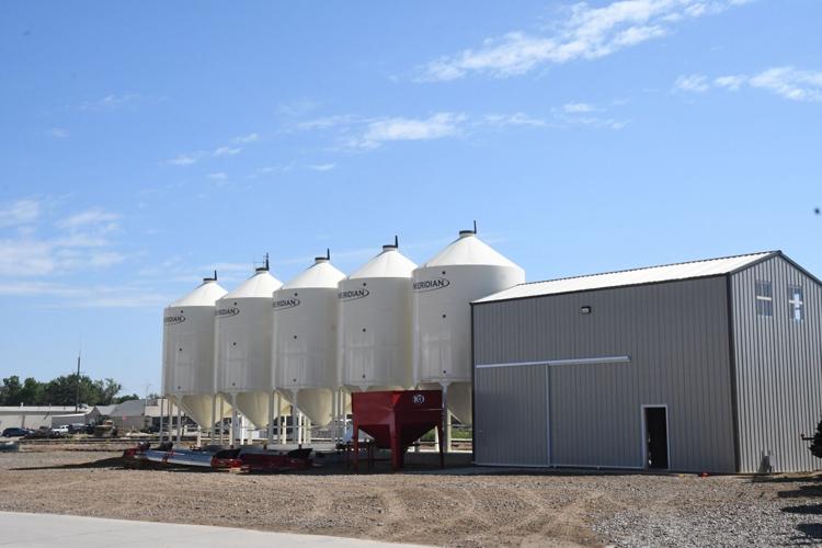 Sioux Center Farmers Coop unveils facility Sioux Center News