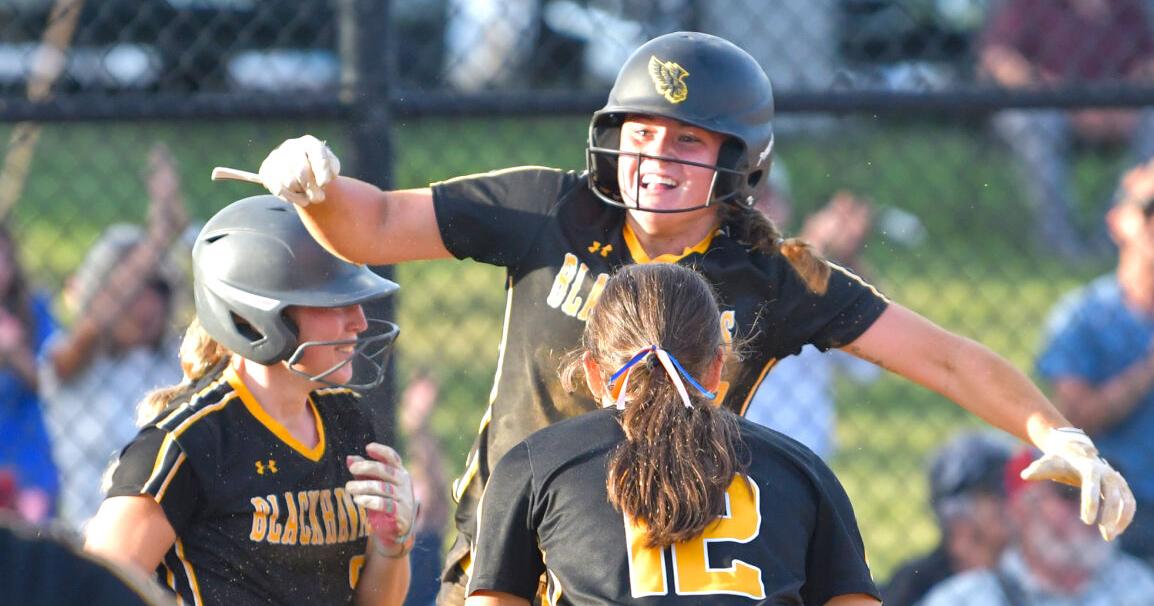 Doeschot's sprint around bases gives Hinton softball 1-0 win over Sioux Central