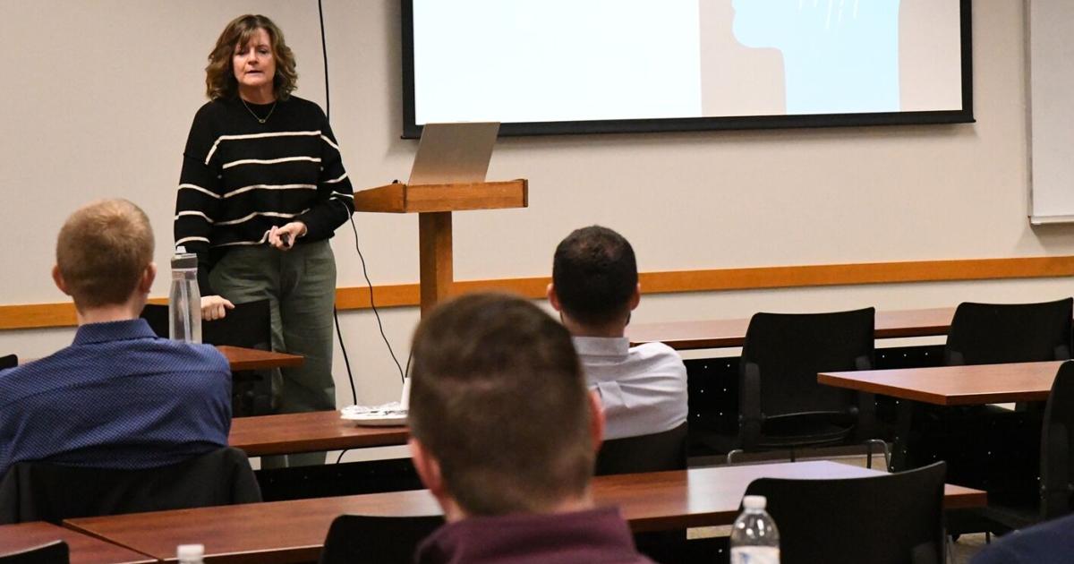 Mental health in the workplace at Sioux Center chamber | Sioux Center News Mental health in the workplace at Sioux Center chamber | Sioux Center News