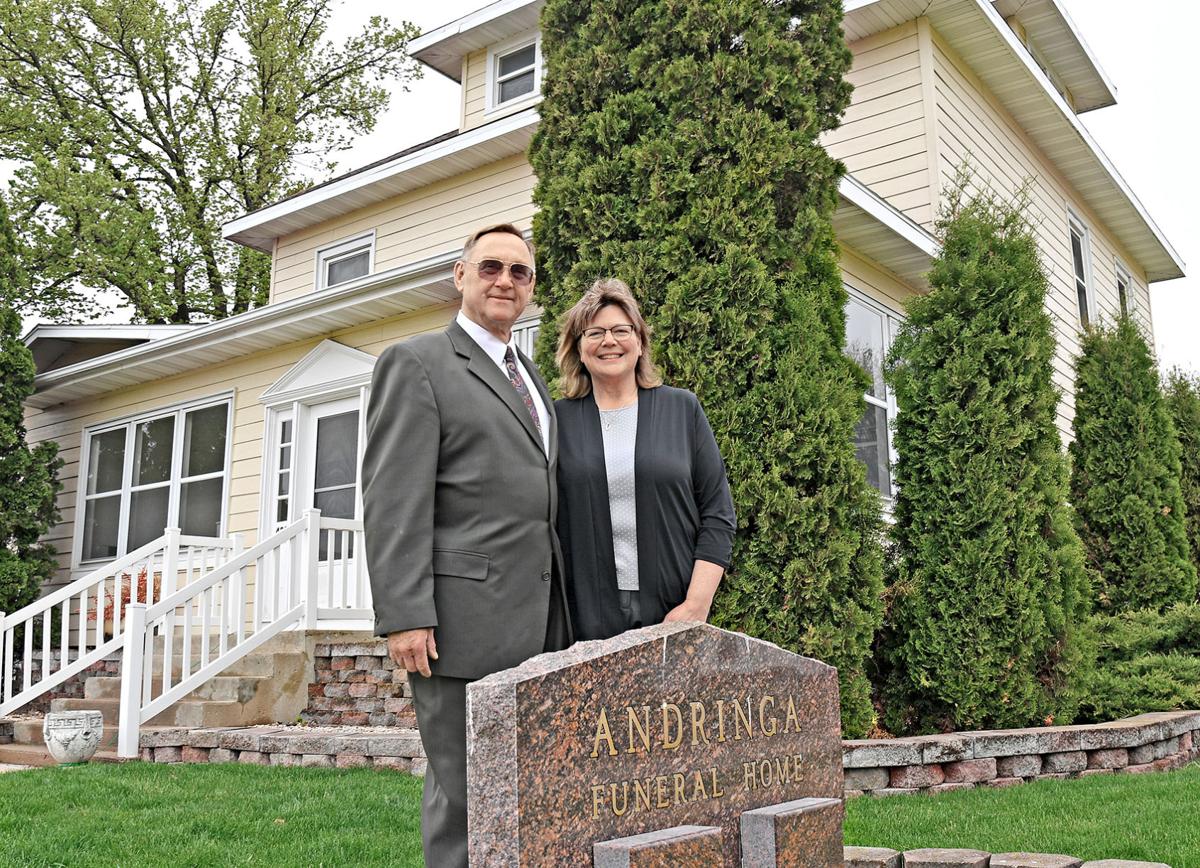 Sibley Couple Retire From Funeral Homes News Nwestiowa Com