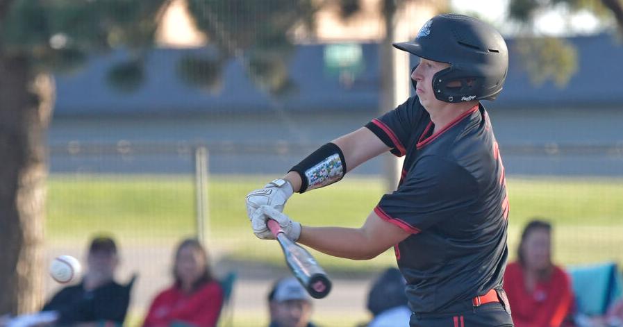 Le Mars baseball sweeps Sioux City West in doubleheader