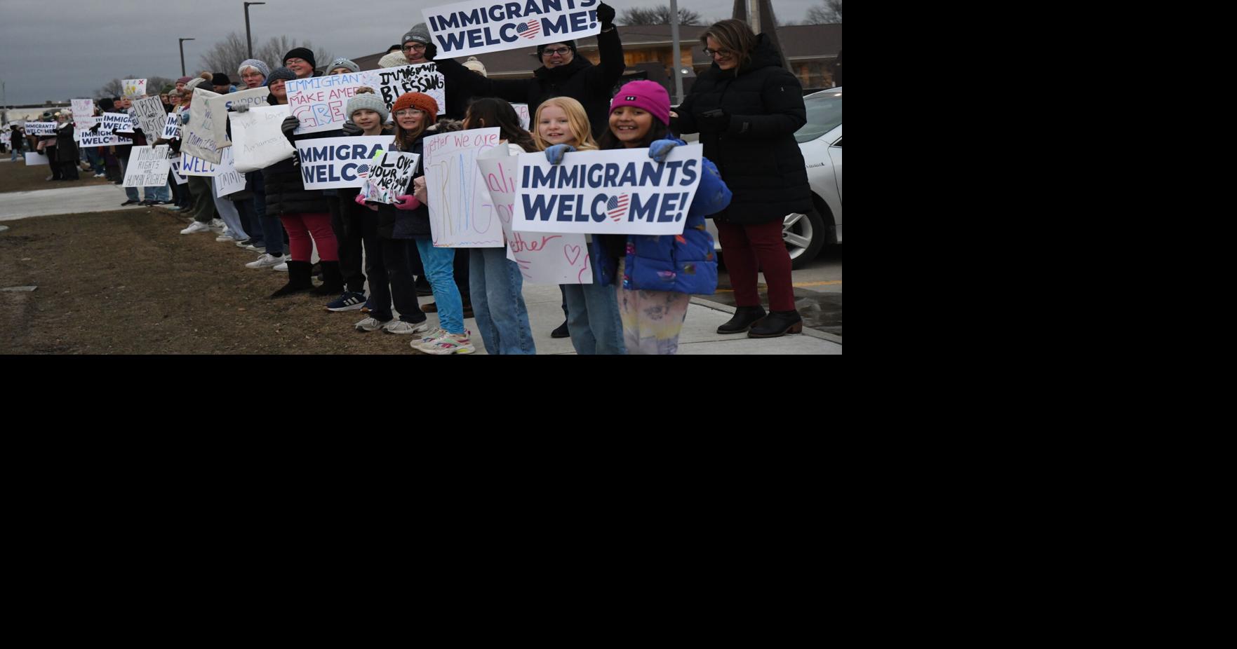 Hundreds turn out for peaceful pro-immigrant rally