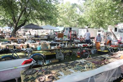 are dogs allowed at raleigh flea market