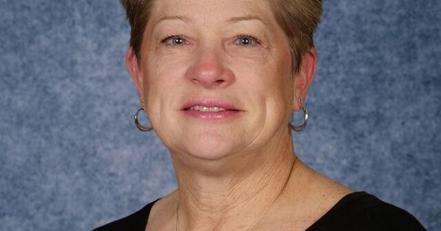 Schlichte retires after 39 years teaching at Gehlen Catholic