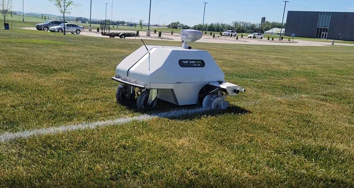 Robotic clearance field painter