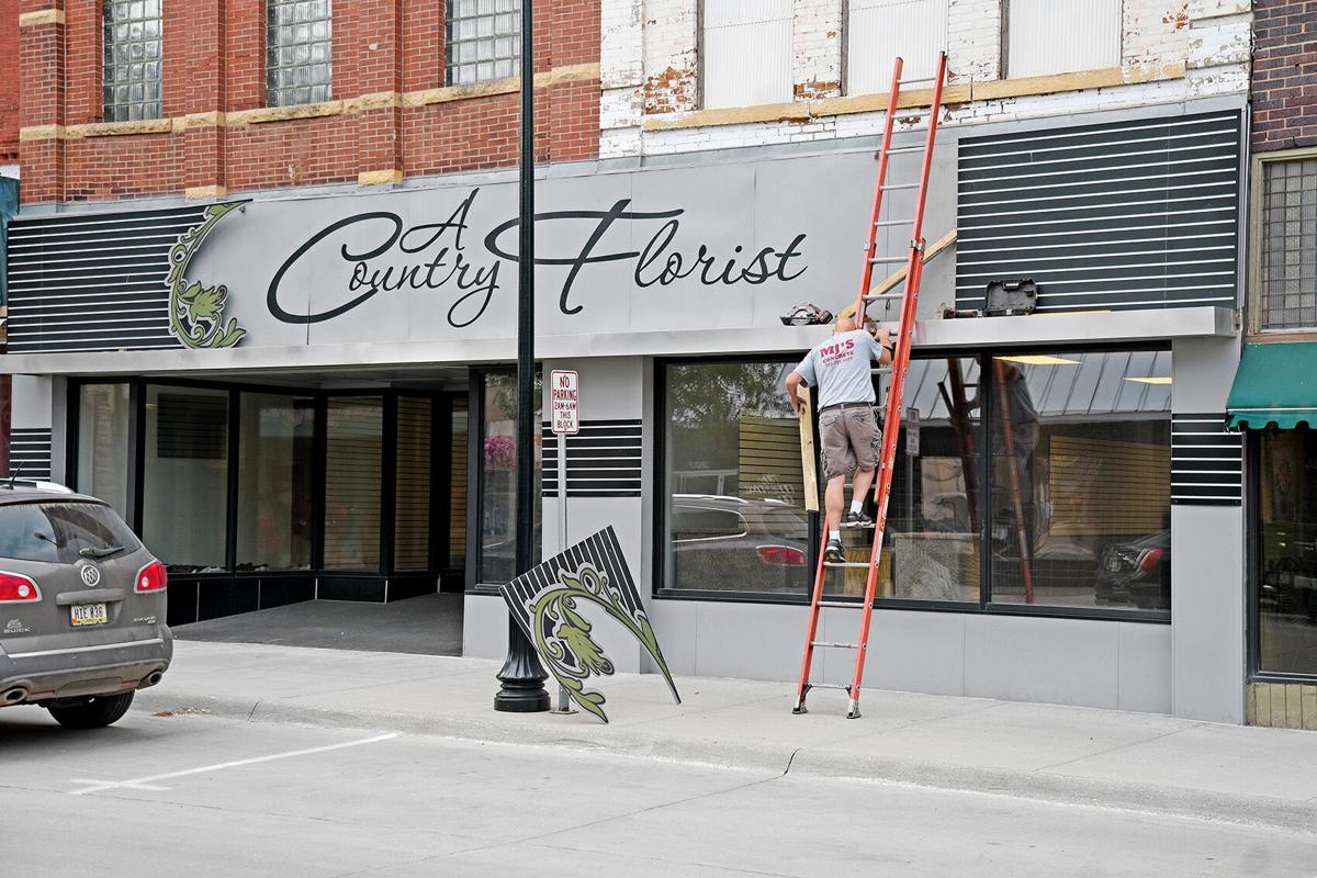 Sheldon clothing store gets new location News
