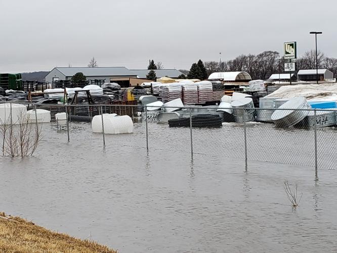Floodwaters continue to rise in Hawarden Hawarden Independent/Ireton