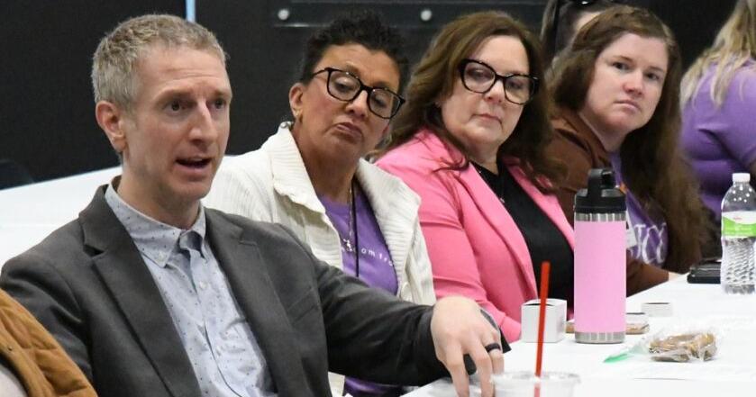 In Her Shoes comes to Sioux Center High School