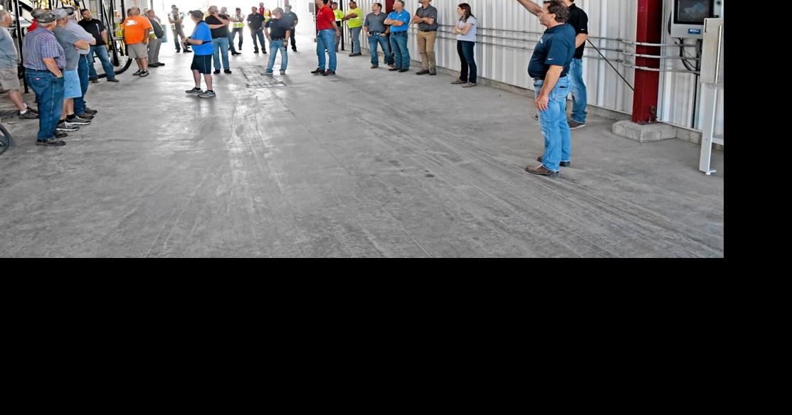 Sioux Center Farmers Coop unveils facility Sioux Center News