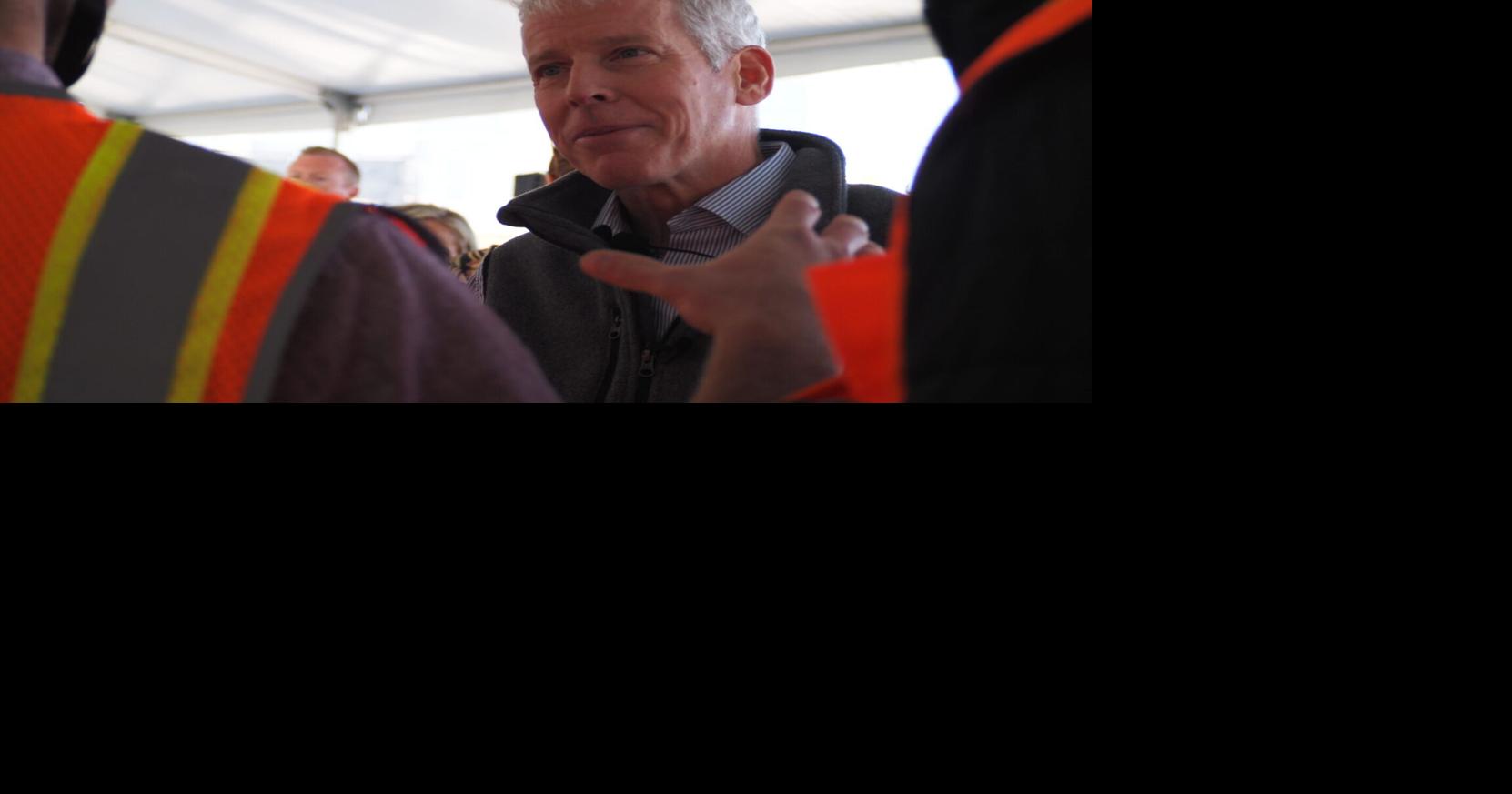 U.S. Energy secretary, visiting Iowa, says data centers will drive energy production