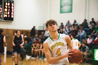 Maryville Basketball Senior Records 1 000th Point In Win Over Mec