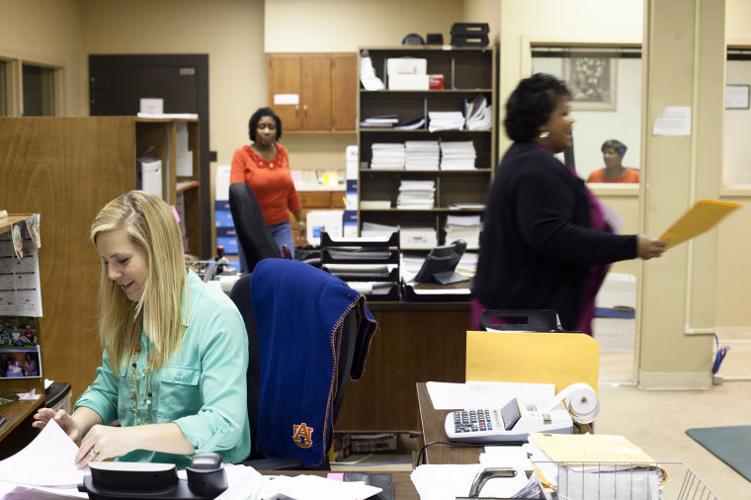 Lee County circuit clerk: Judge right to order Wednesday office closure