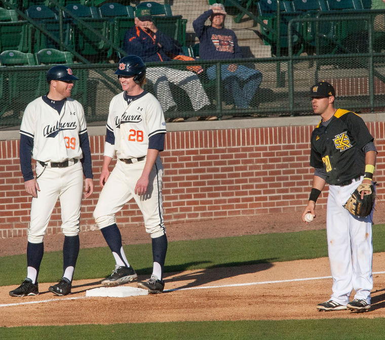 AU BASEBALL: Kennesaw State | Photo Gallery | oanow.com