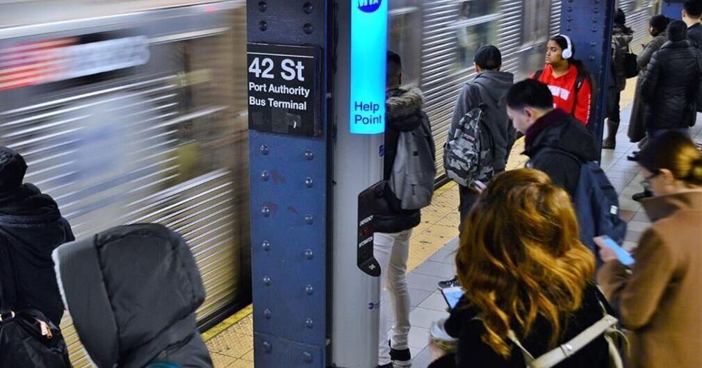How much can renters save by switching from a car commute to using public transit?