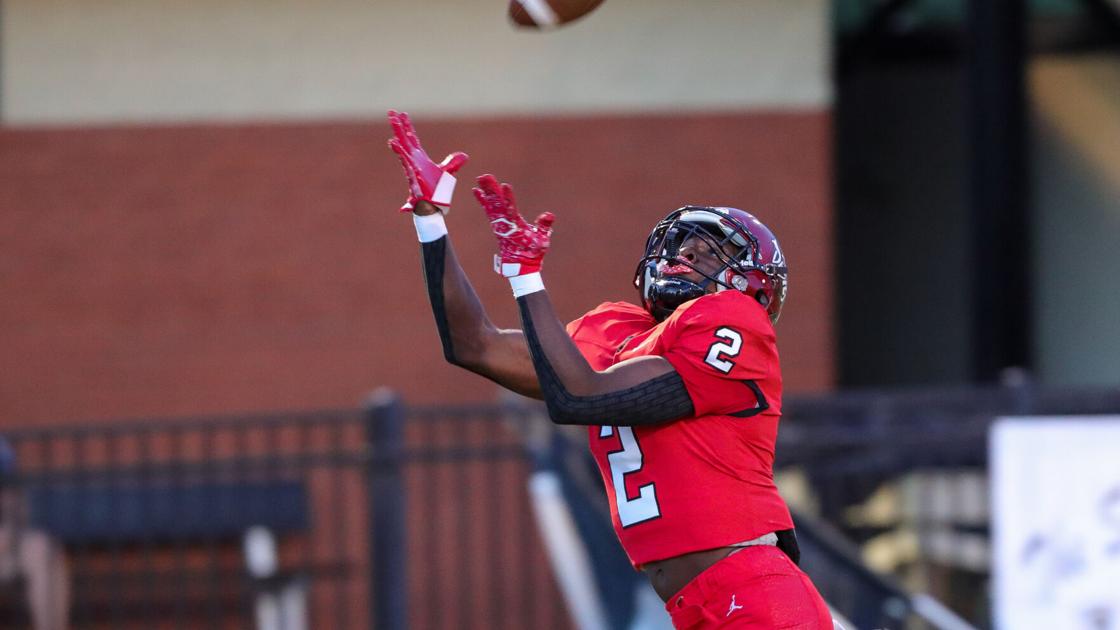 OANow.com - Central rolls over Smiths Station in Backyard Brawl image