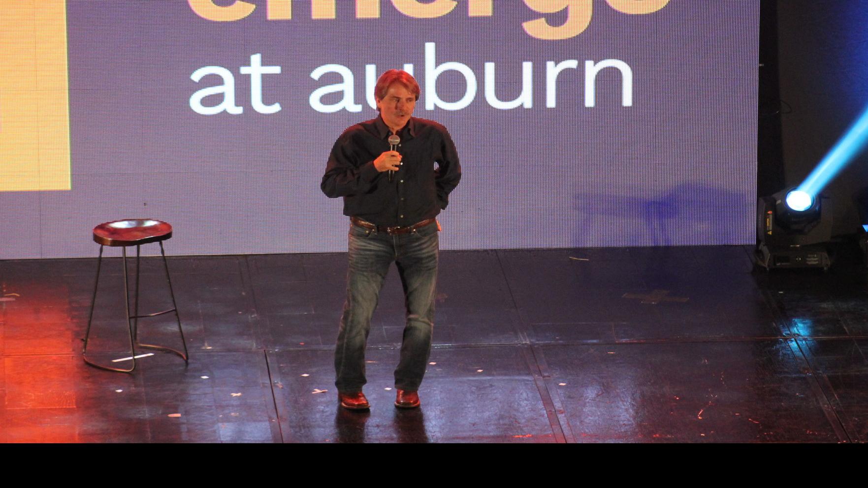 Jeff Foxworthy Welcomes Freshmen To Auburn Leadership Program