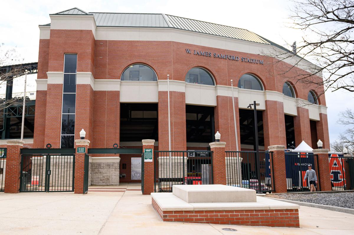 Frank Thomas: Auburn baseball legend had statue unveiled on campus