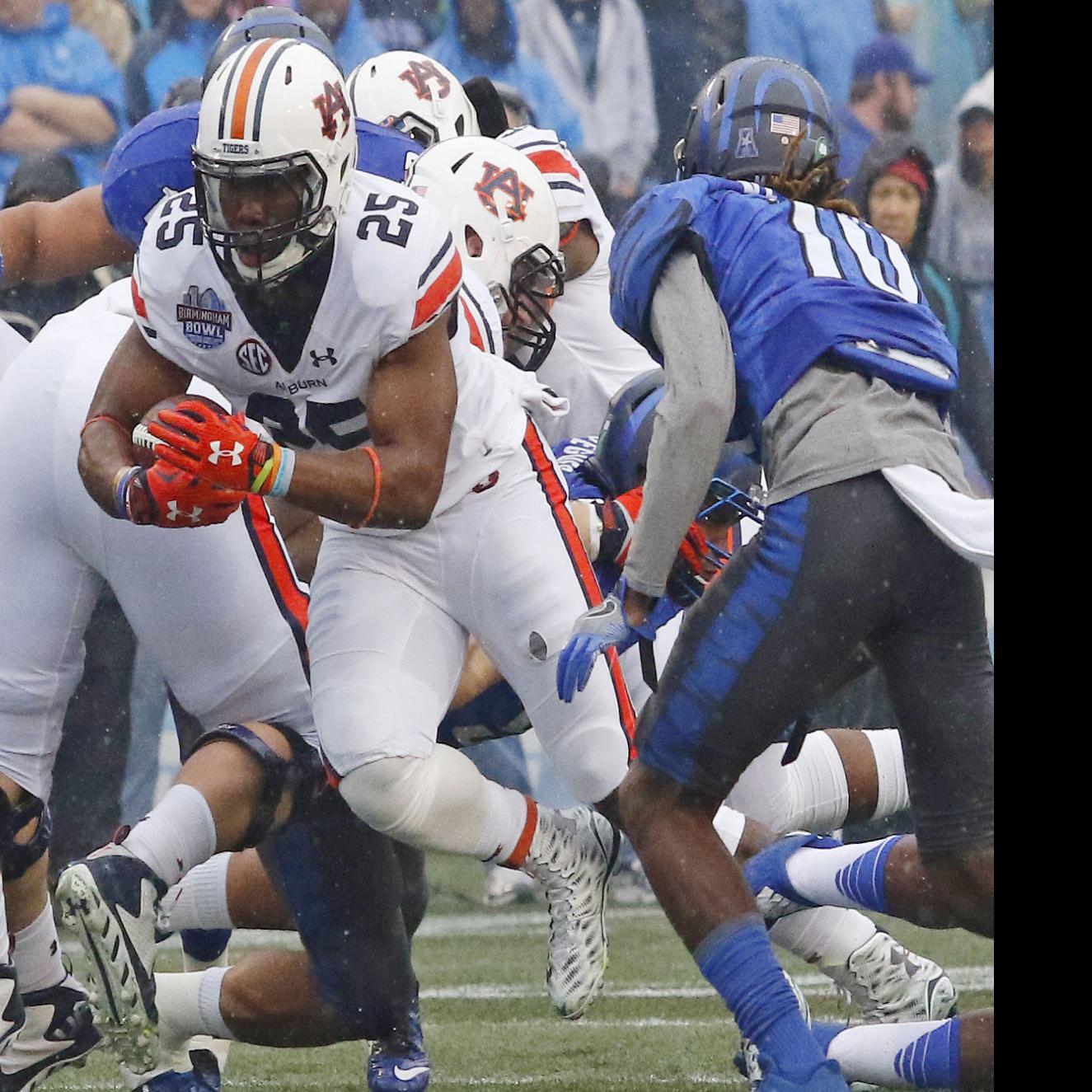 A Few Running Backs Stand Out In 2016 Nfl Draft Class College
