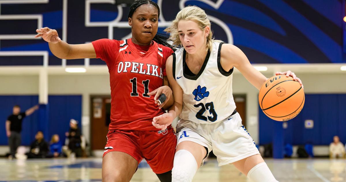 OANow.com - Through the lens: Auburn High basketball sweeps rival Opelika image