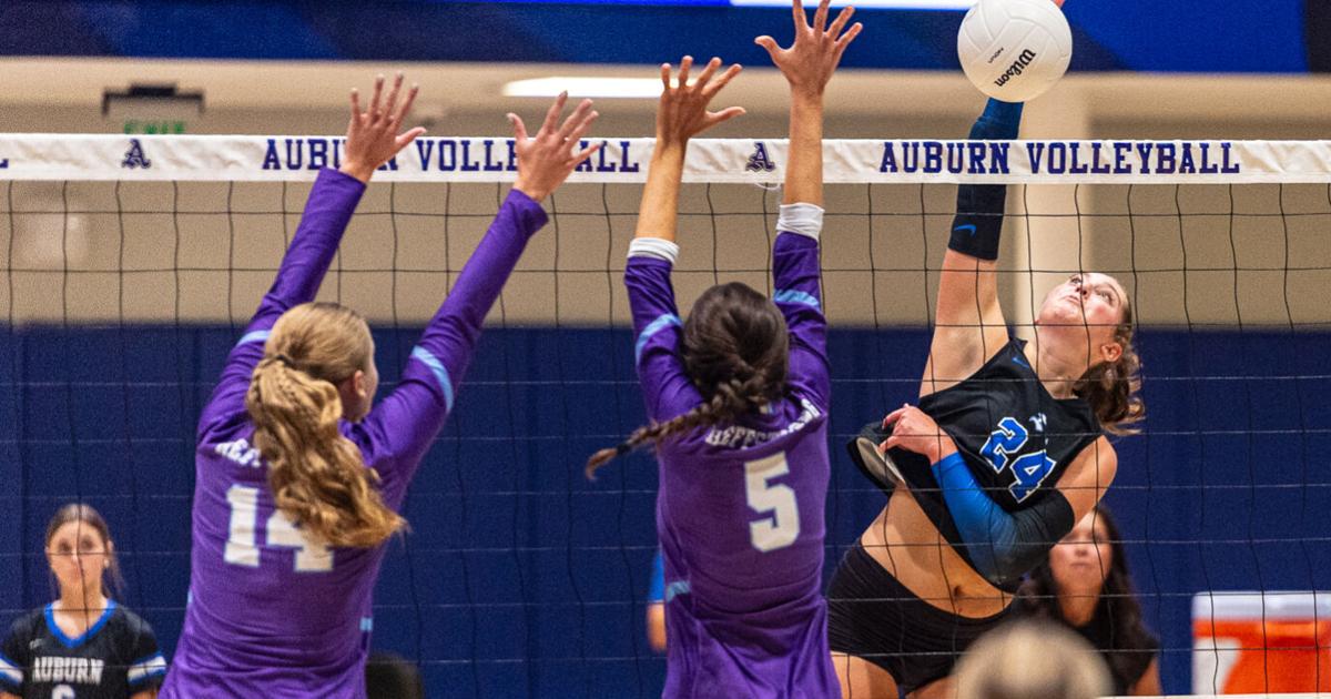 Through the lens: Auburn High volleyball falls to Spain Park
