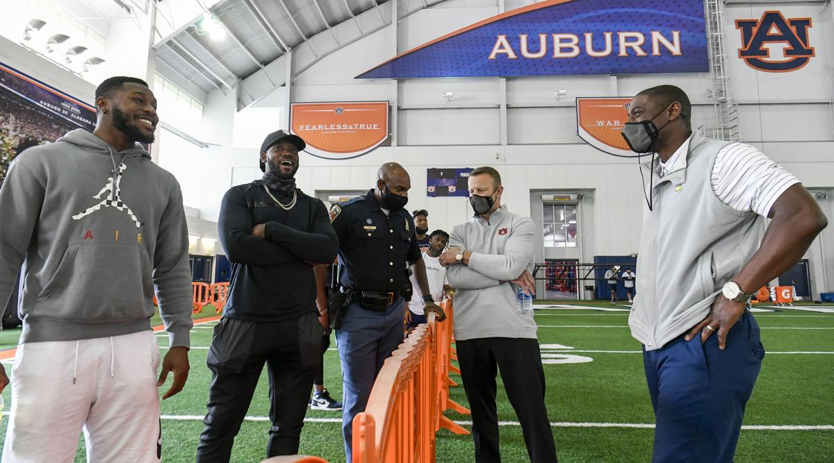 Former Auburn Football Players Look To Make Most Of Moment At Pro Day Auburn University Sports News Oanow Com