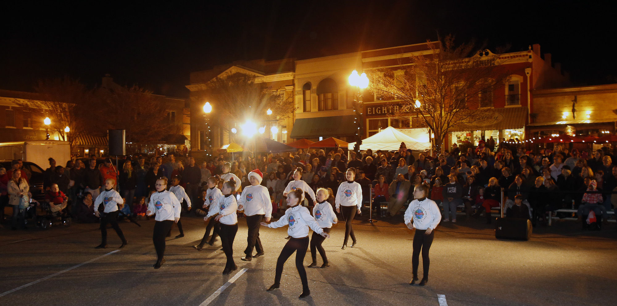 Opelika residents turn out for Christmas in a Railroad Town